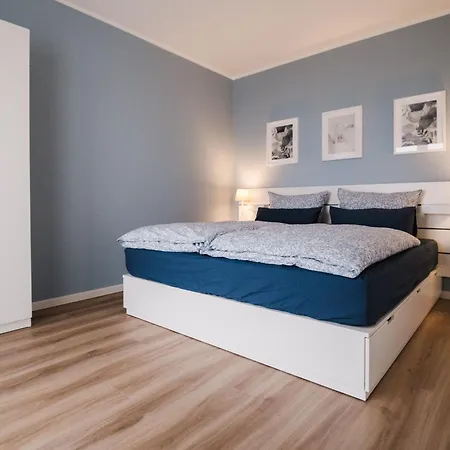 דירה Steuerbord *